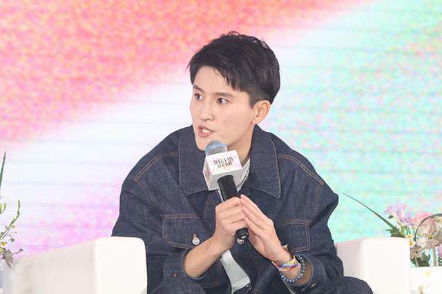 两对情侣的热点