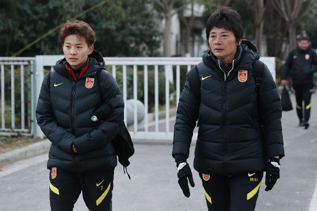 两个女人诱惑
